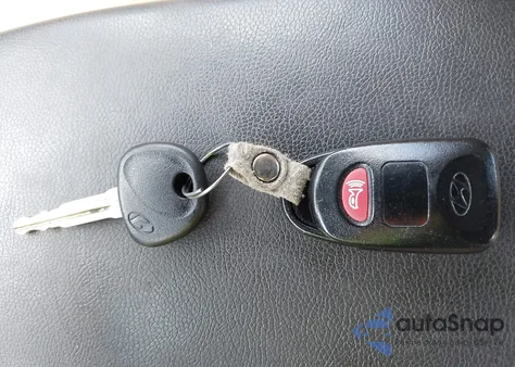 2013 Hyundai Elantra Gls z USA, uszkodzony, nr VIN 5NPDH4AE7DH411626